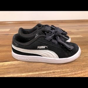 Suede Puma toddler size 10 sneakers